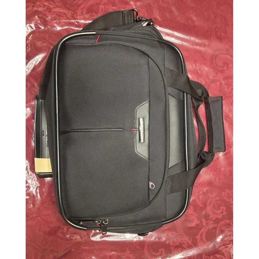 Samsonite padded 15